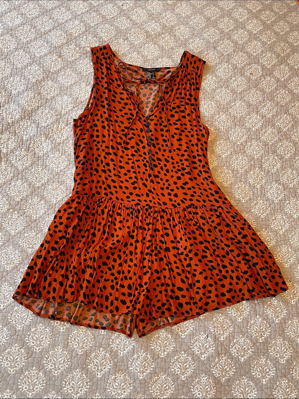 Forever 21 Sleeveless Rust-Orange and Black Cheetah Print Romper size L